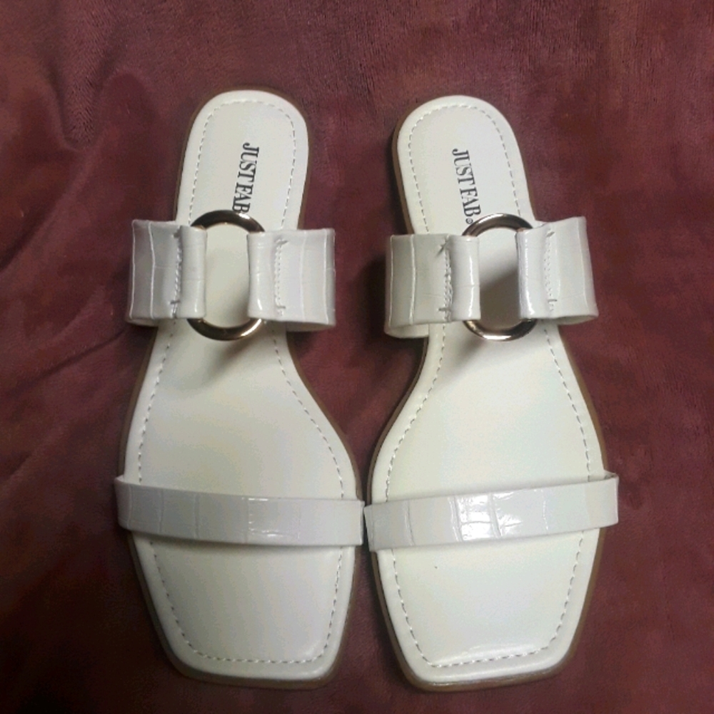 White crocodile sandal